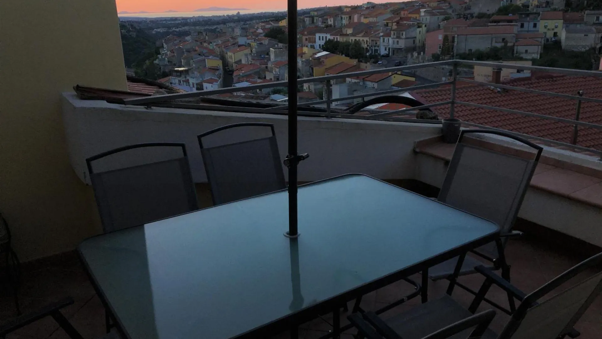 Apartamento Villetta Panoramica Con Giardino Ossi Italia